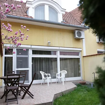 Ede Apartmán Gyula